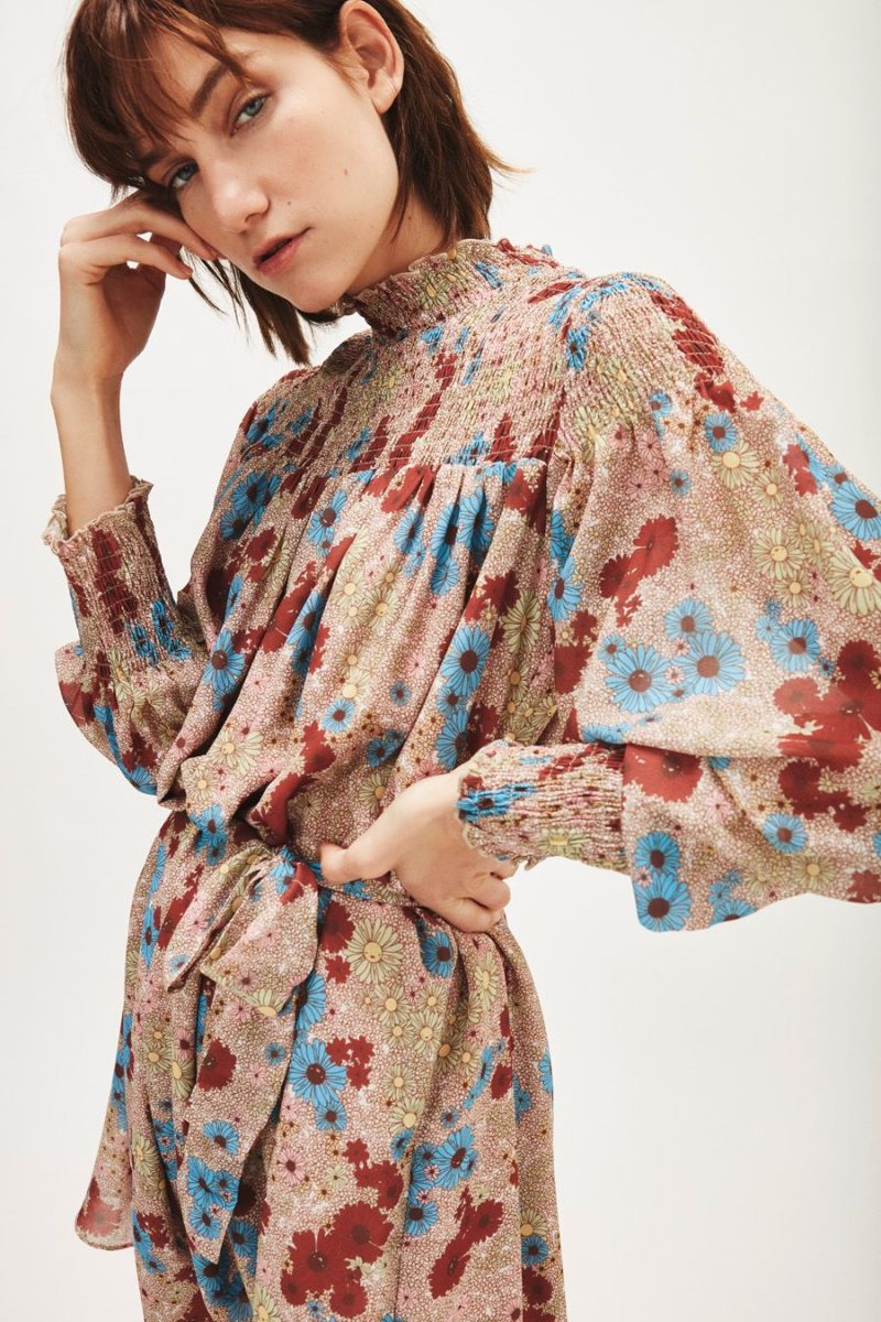 Vestido floral nido de abeja